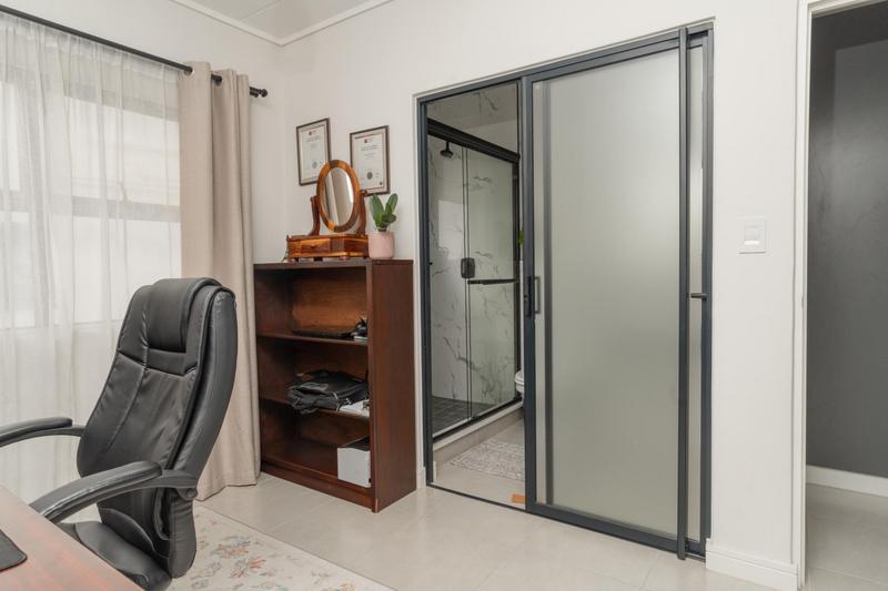 2 Bedroom Property for Sale in The Huntsman Western Cape